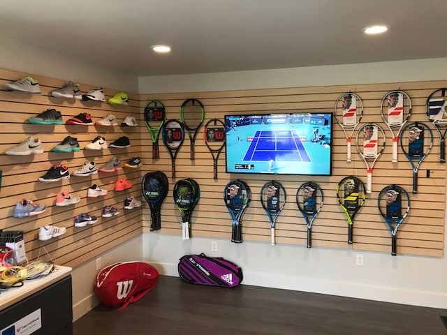 LUXILON WILSON TENNIS RACQUET STRINGING SERVICE WITH RACQUET PURCHASE BABOLAT 